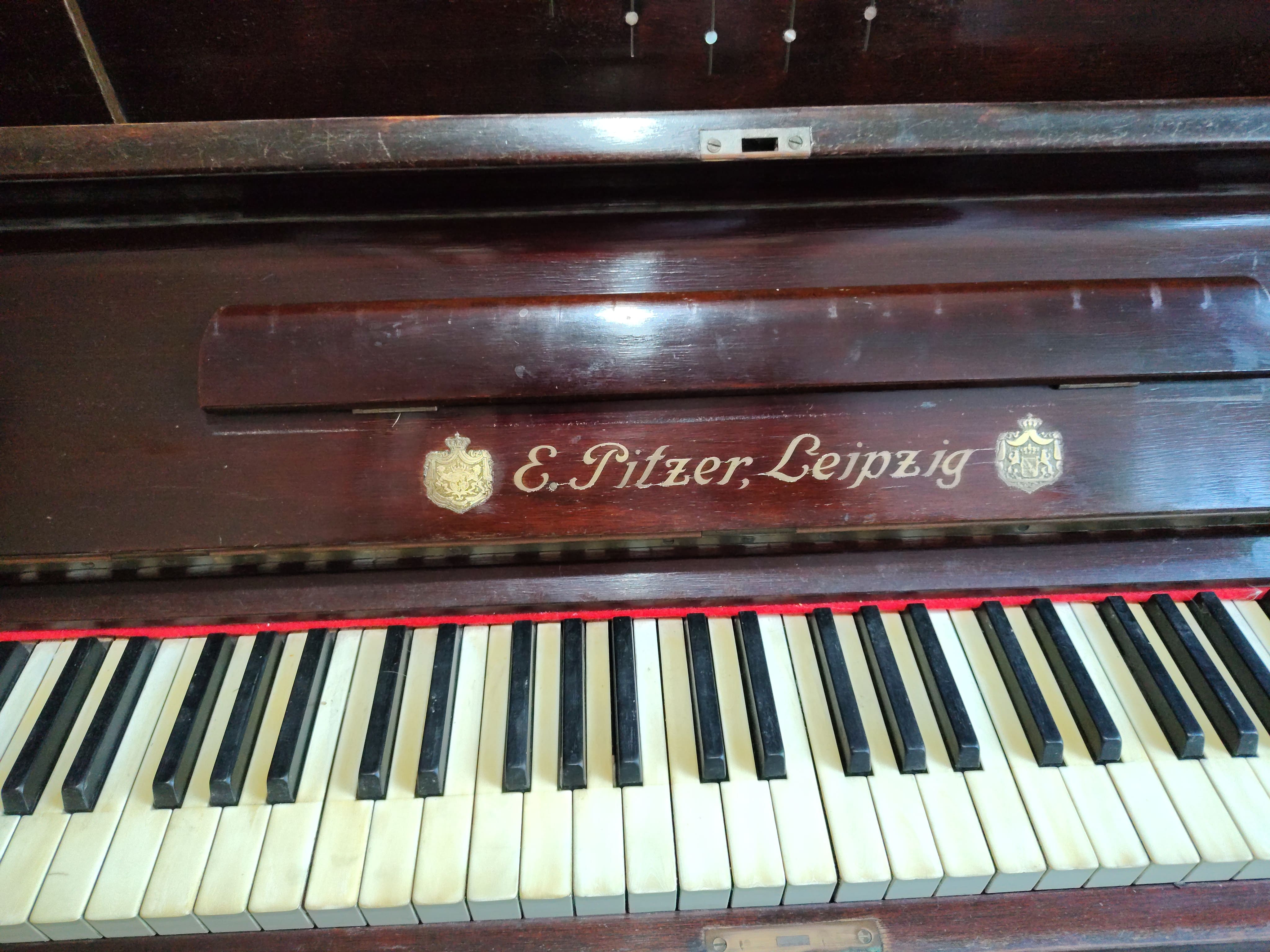 imagen de piano americano pitzer leipzic