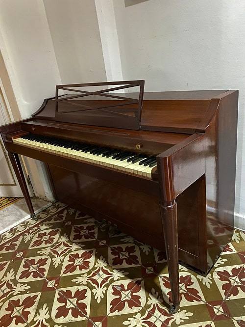 Piano Baldwin, vista general