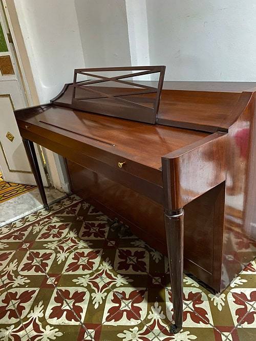Piano Baldwin, detalle del mueble