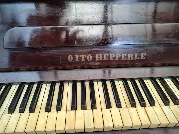 Piano Otto Heprblle, detalle