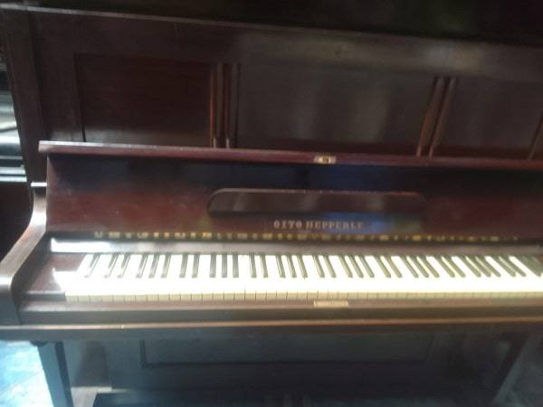 Piano Otto Heprblle, teclado