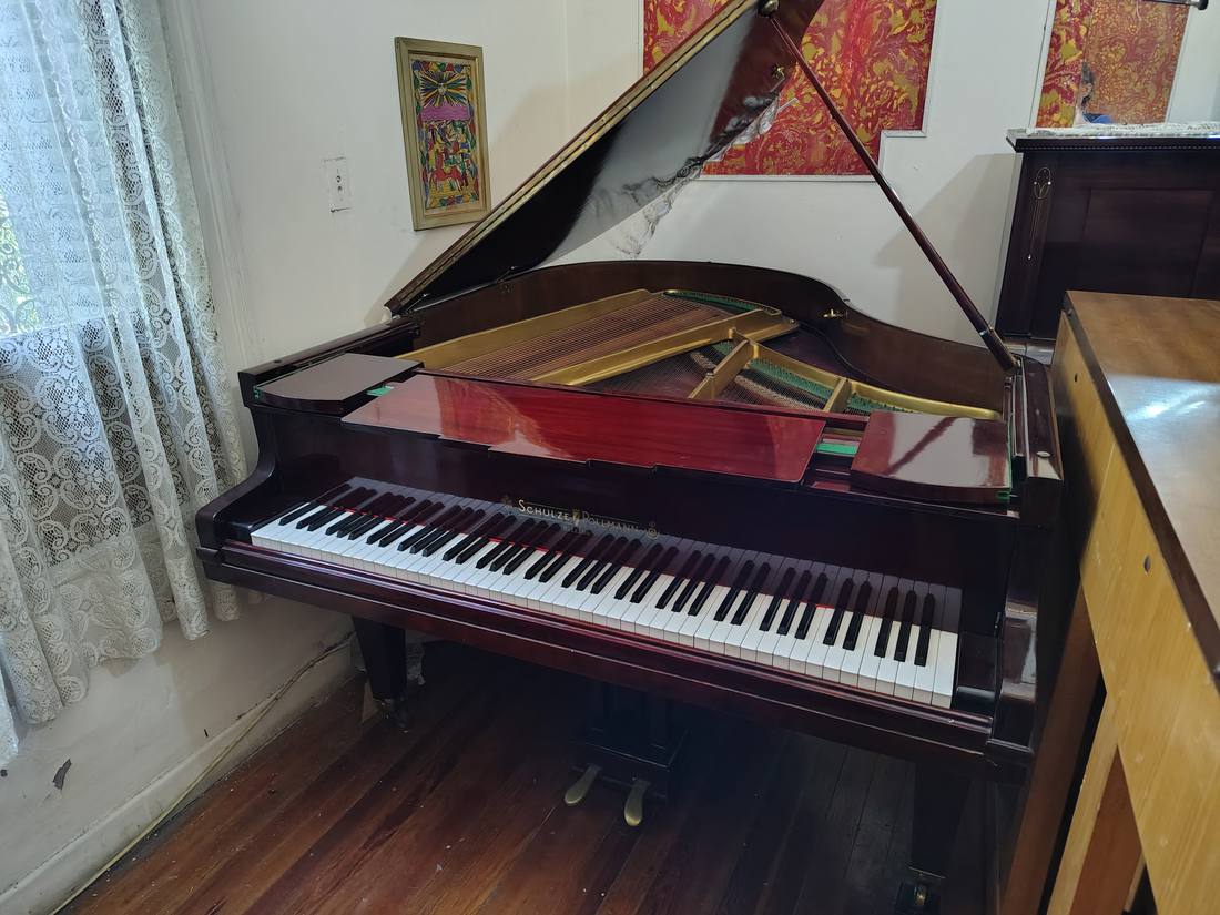 Piano Schulze y Pollmann, teclado