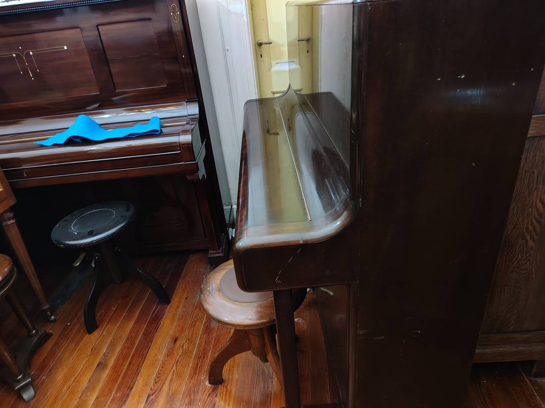 Piano Welmar, mueble